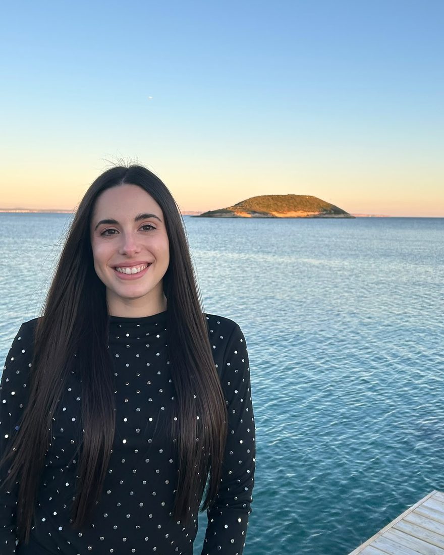 María, equipo de Gestoría López Climent